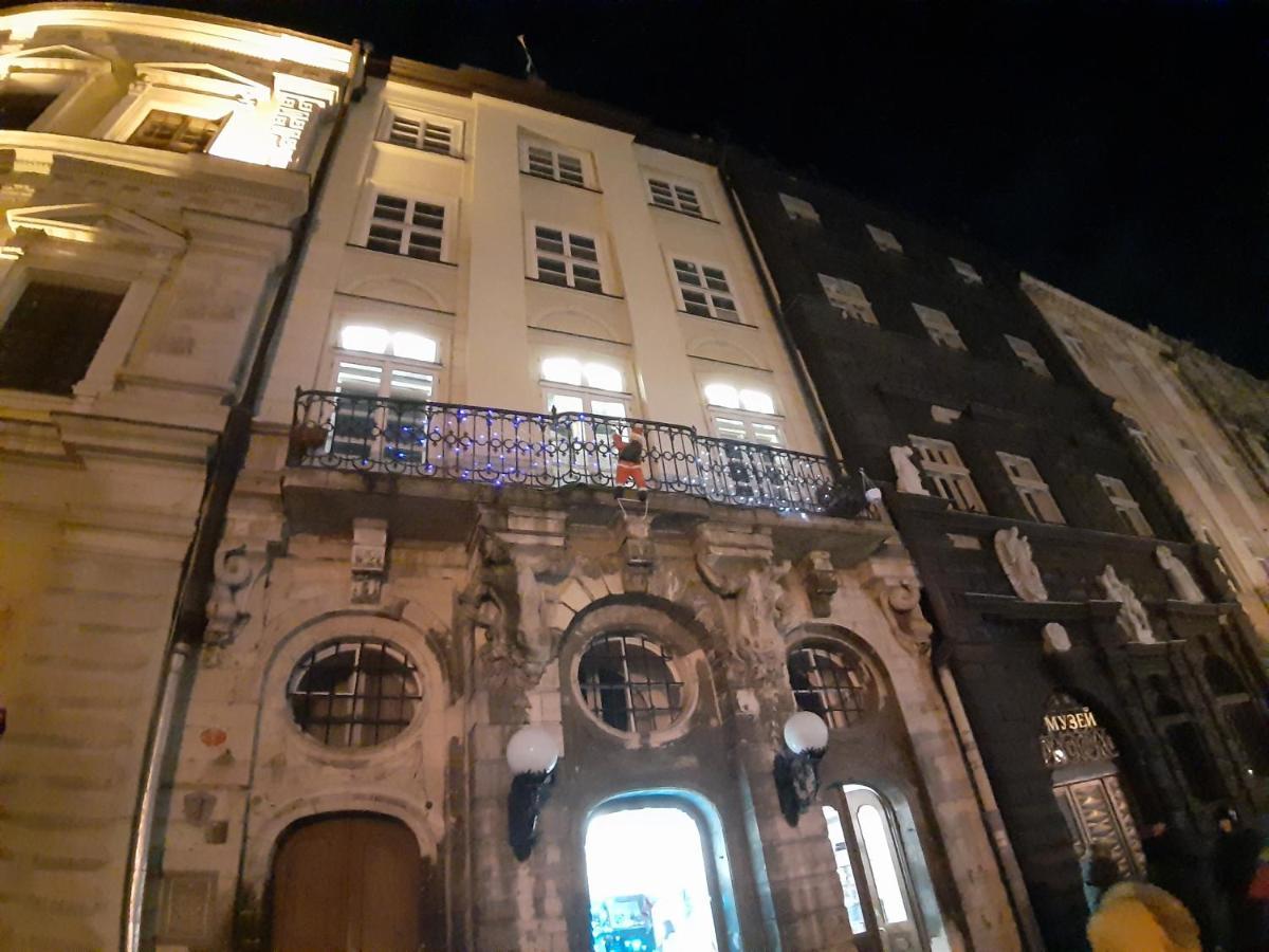 Artrooms -Round Windows Rynok Sq Lviv Eksteriør bilde