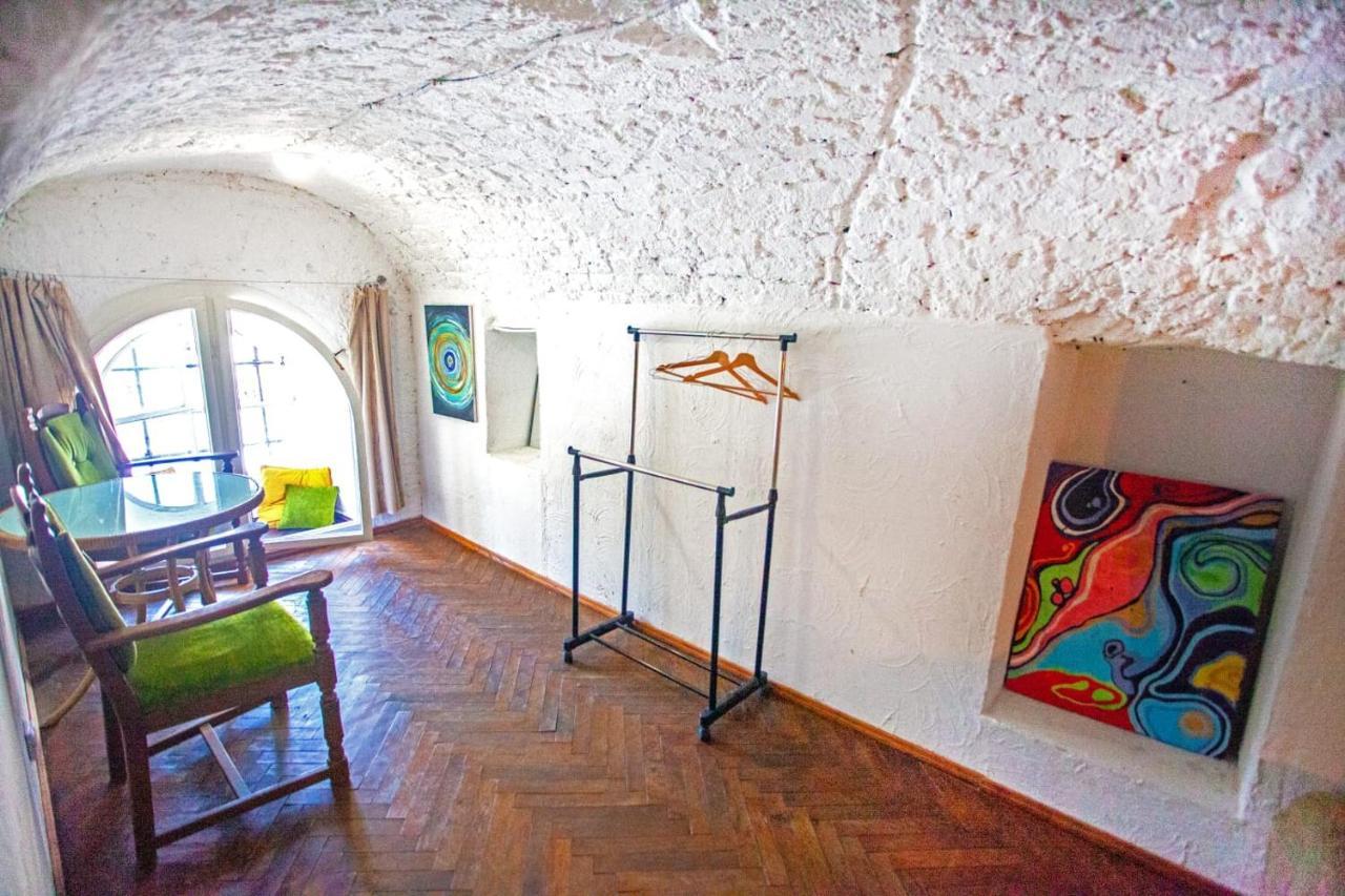 Artrooms -Round Windows Rynok Sq Lviv Eksteriør bilde